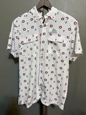 XCASTER Men’s Print Short-Sleeve Button-Up Shirt, White/Red/Blue, front pockets